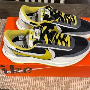 Nike Saci waffles hard to get, like brand new!!
